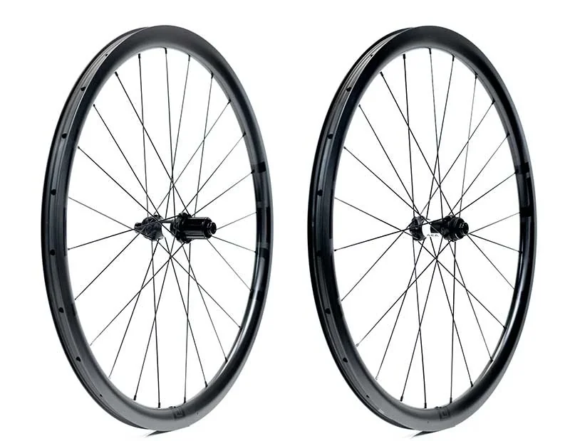 Pár gravelových karbonových kol IDEA ROUBAIX