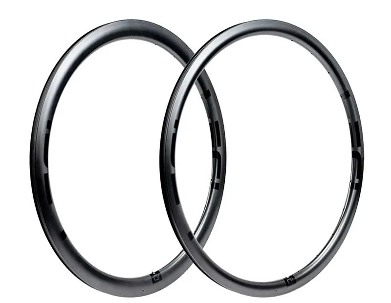 Ráfky IDEA ROUBAIX v designu IDENTITY BLACK