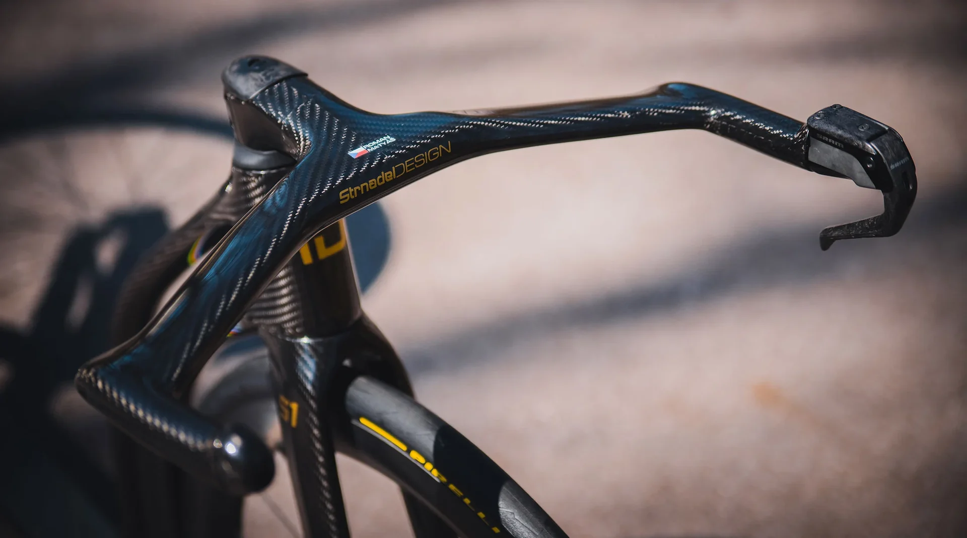 Detail karbonových řídítek IDEA S1 CHAMPION